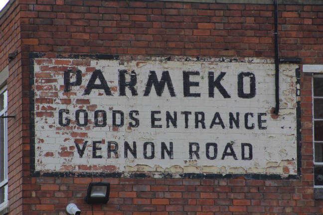 Pareko_Sign.jpg