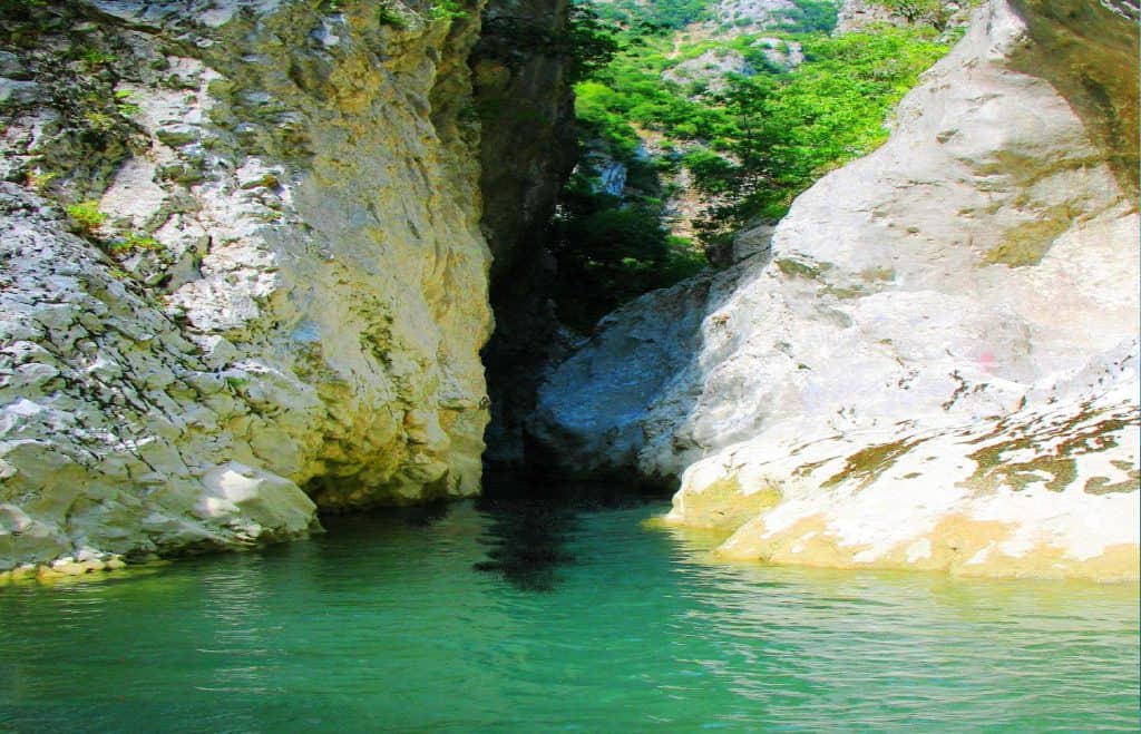 acherontas-river-epirus-greece.jpg