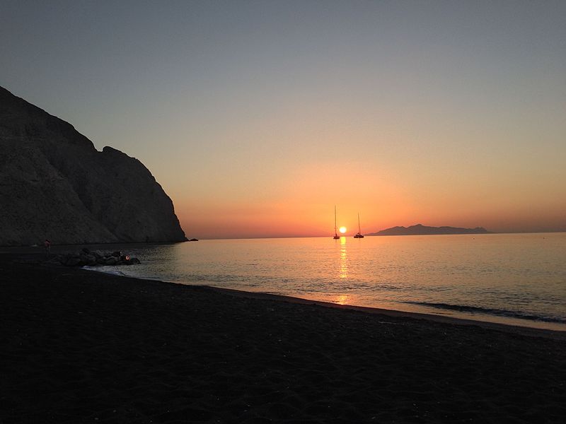 Perissa_sunrise.jpg