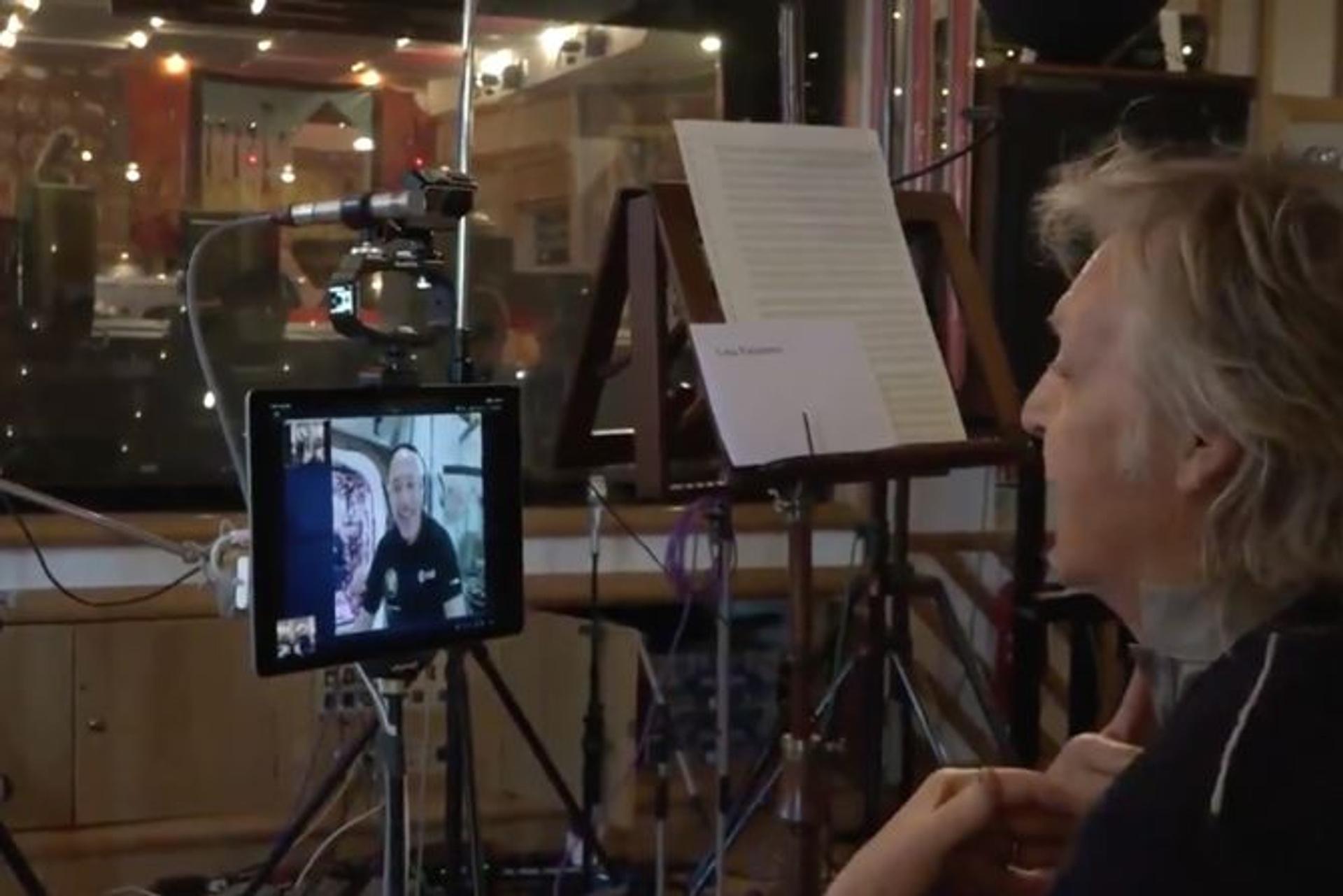 Image of Paul talking to ESA Astronaut Luca Parmitano via video call