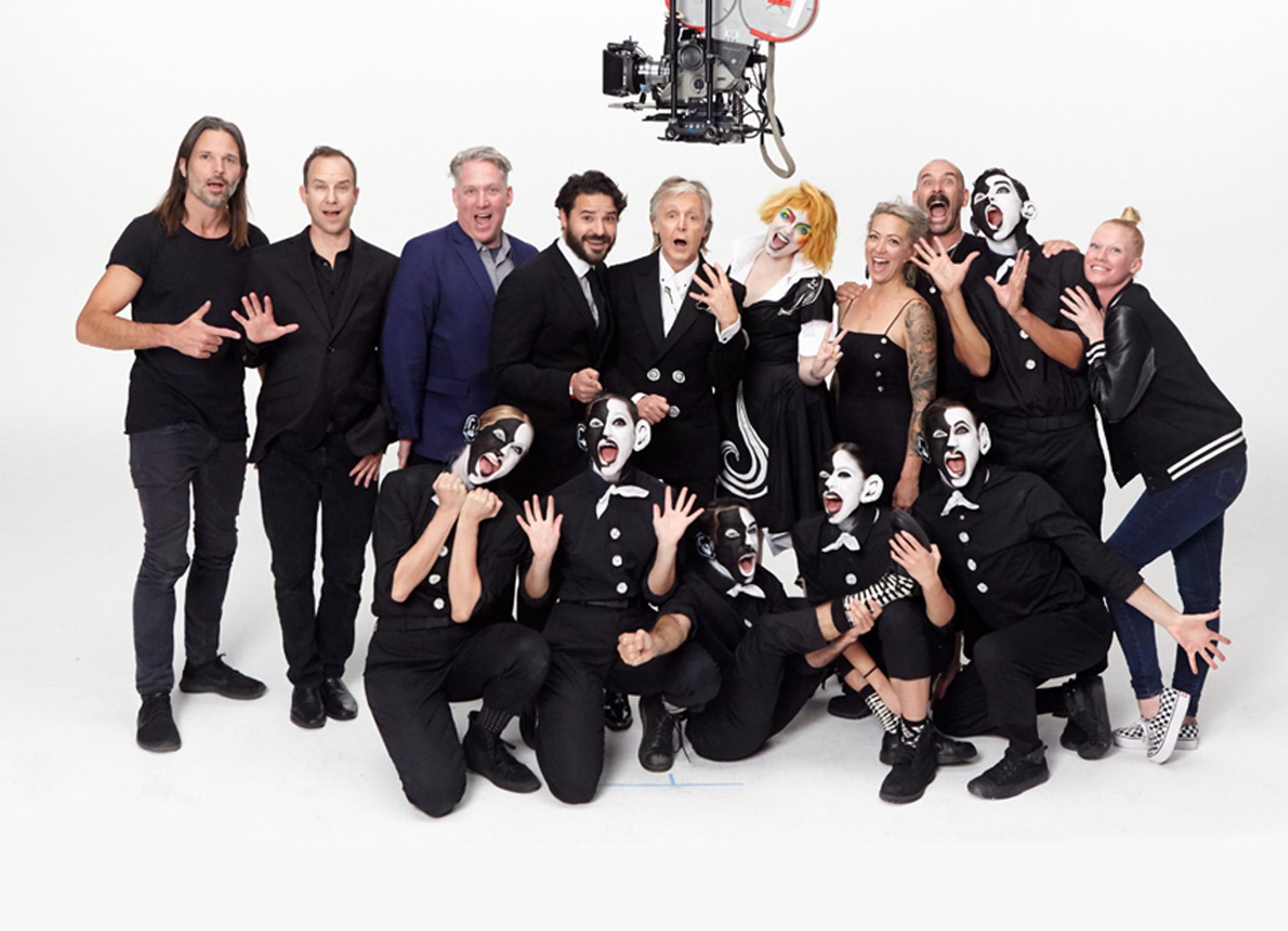 'Who Cares' - Go Behind The Scenes With Paul And Emma Stone