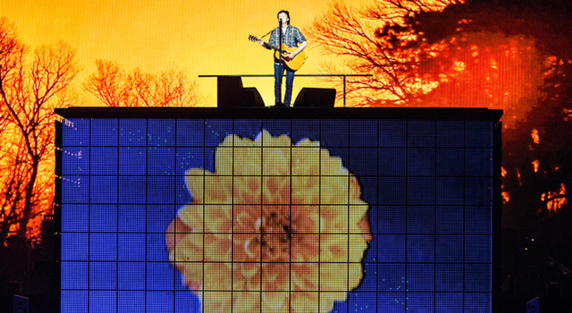 New Videos: Behind-The-Scenes Of Paul's New 'One On One' Tour