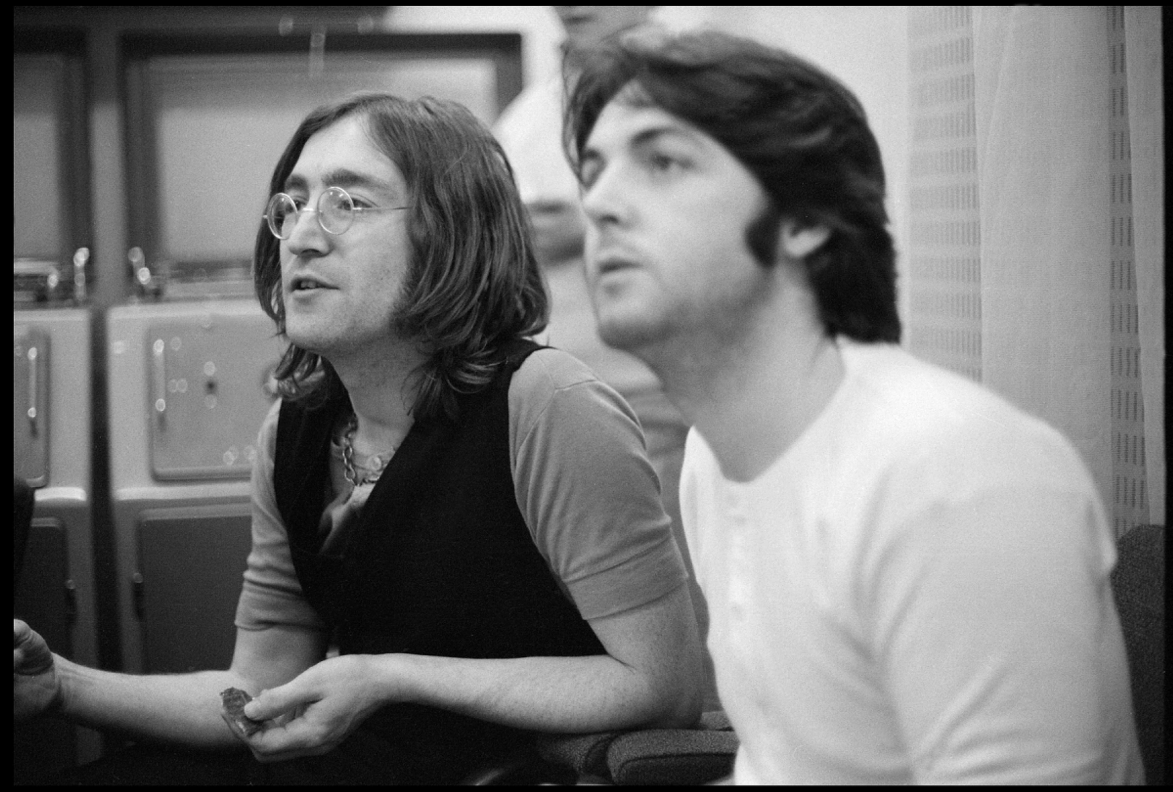 Black and white photo of John Lennon and Paul McCartney