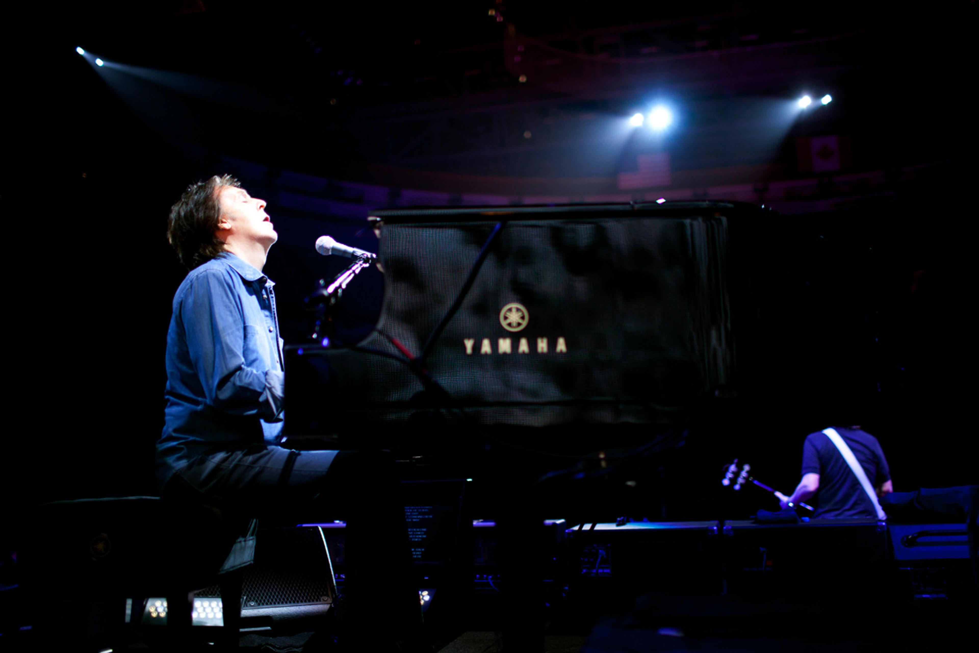 Paul at rehearsals, Scottrade Center, St Louis, 10th November 2012