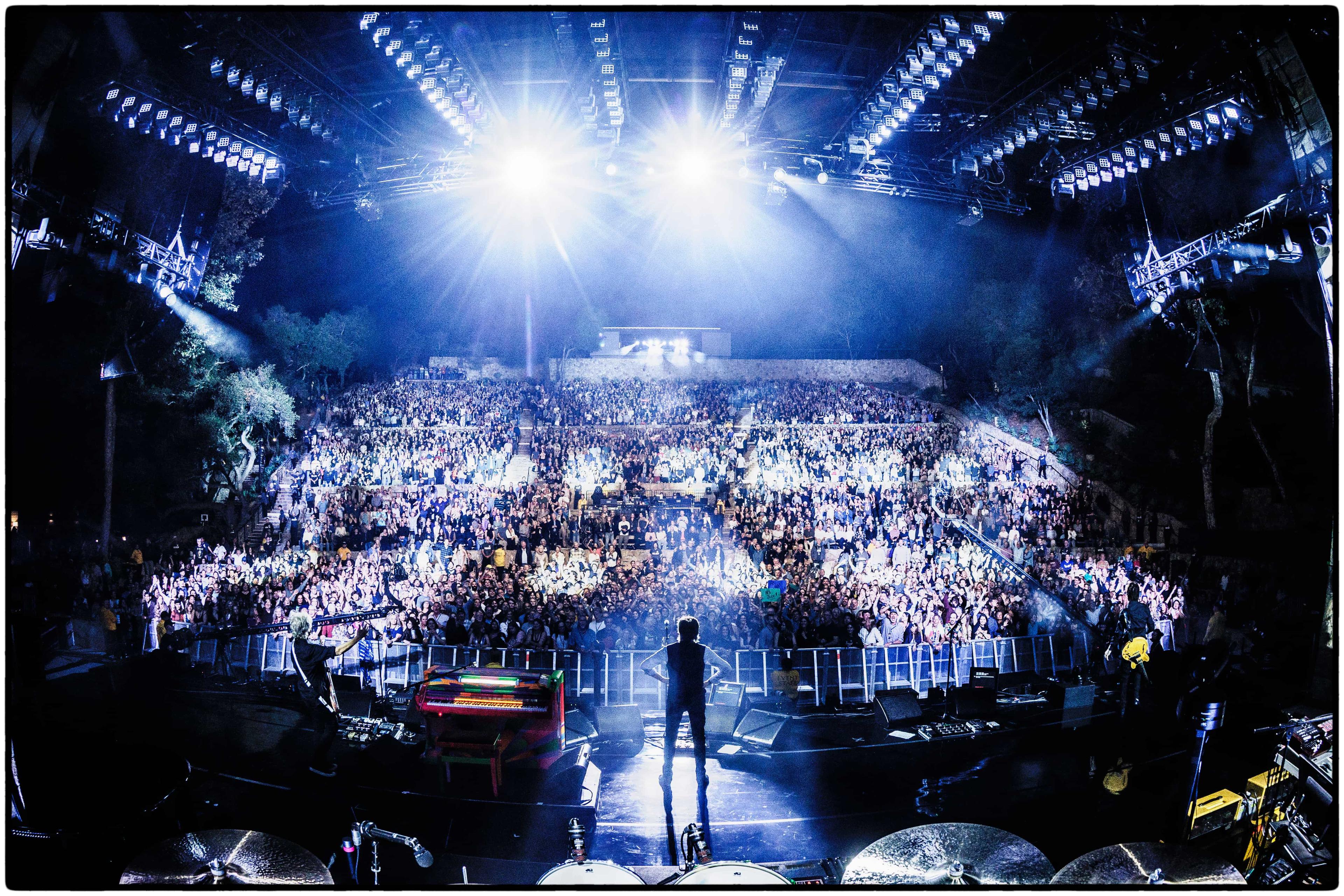 Paul performing at the Santa Barbara Bowl, 2025. Photo by MJ Kim
