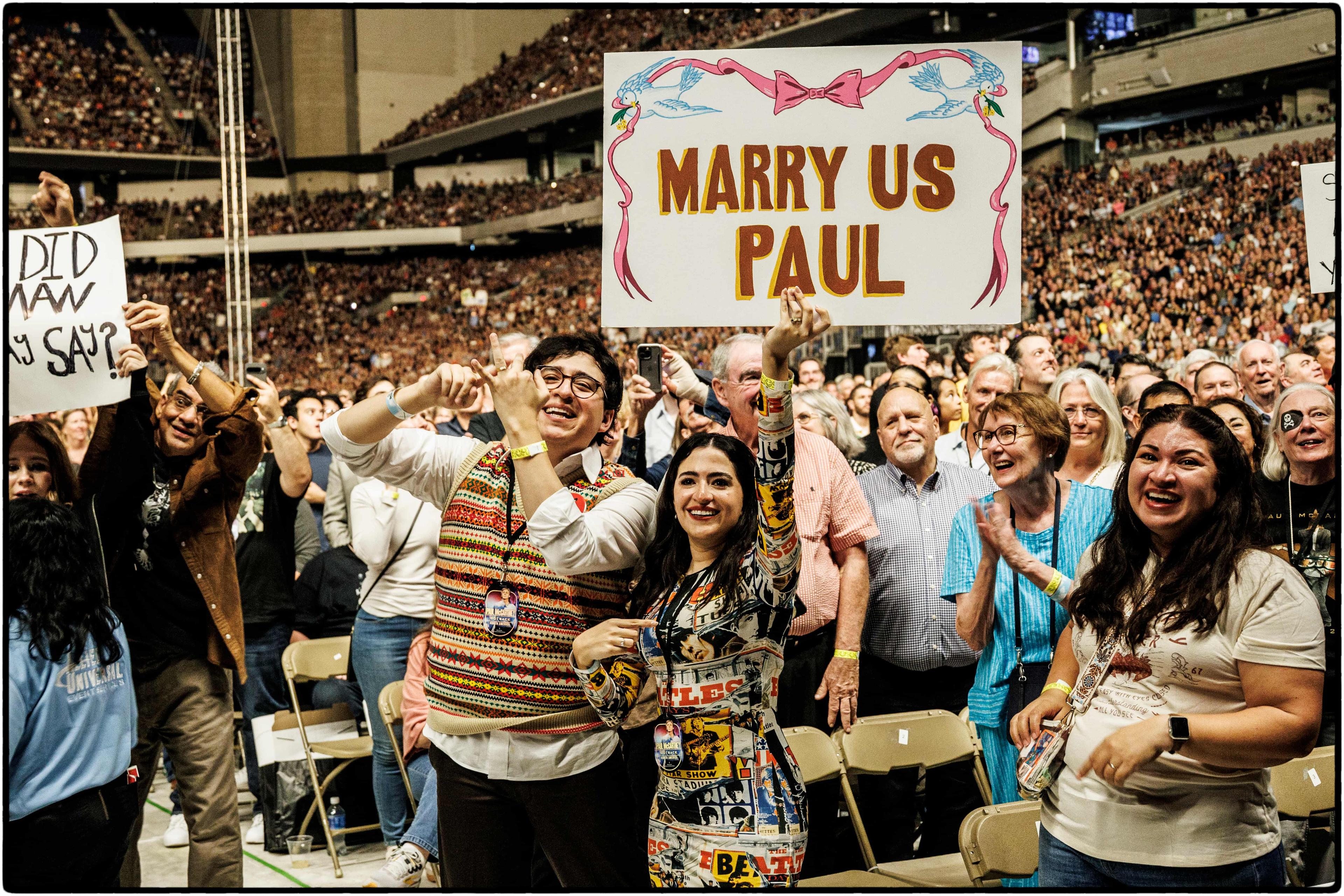 Fans in San Antonio on the 2025 GOT BACK tour. 