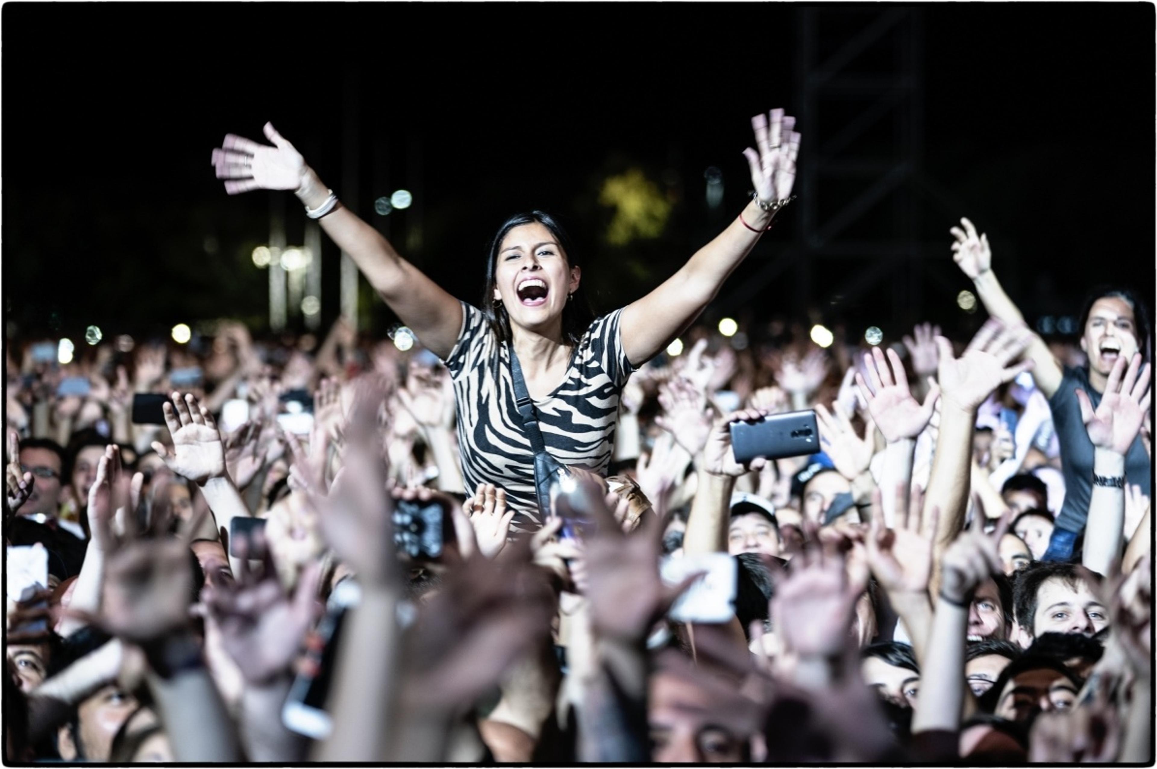The crowd in Chile, Santiago