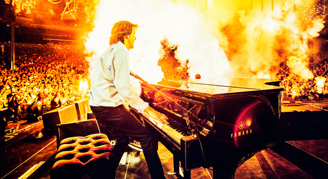 【Paul C】M.C. Outloud - I’ll Put A Hurten Paul McCartney | News | New Q&A: Paul on 2016