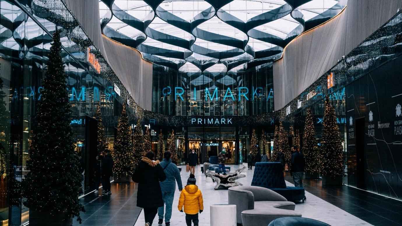 In-Store Analytics vs Online Analytics: Closing the Gap For Brick-and-Mortar Retail