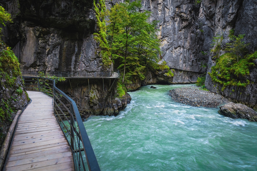 switzerland online banking.jpg