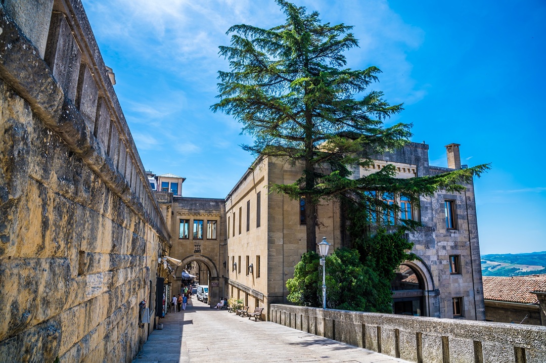 san marino international banking.jpg
