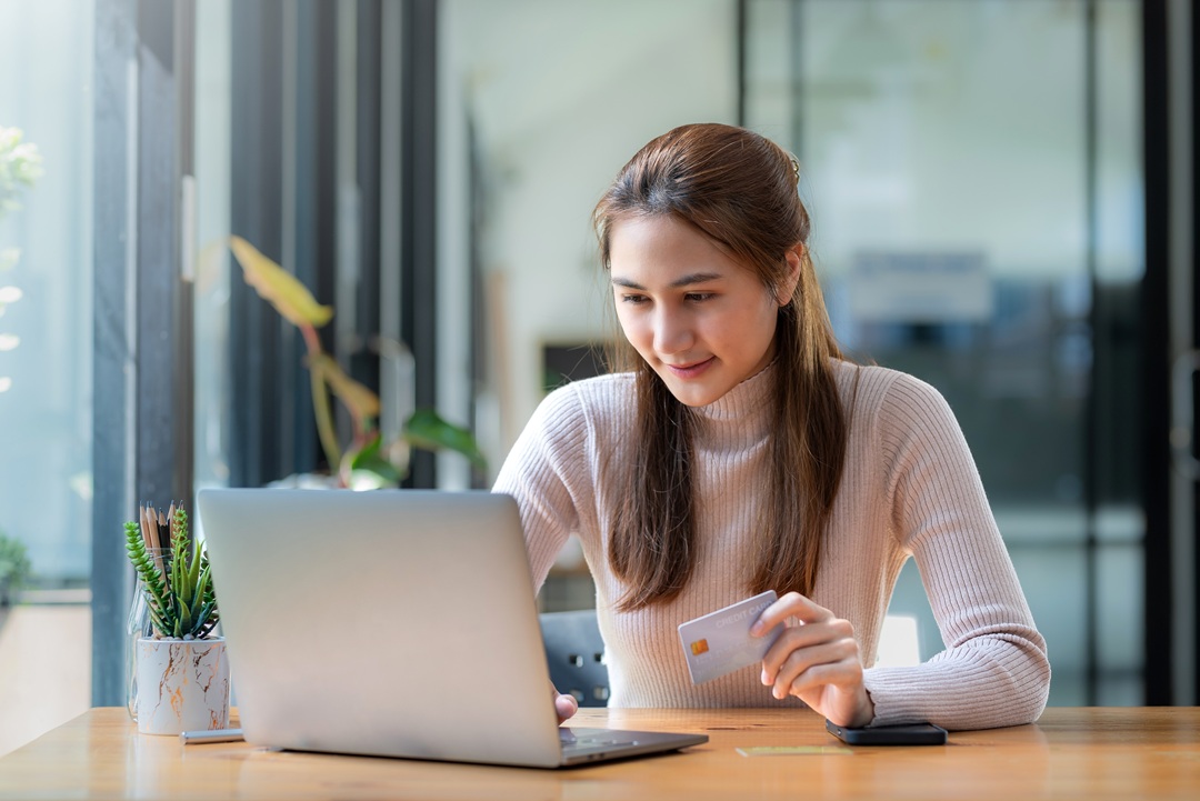 prepaid debit card online.jpg