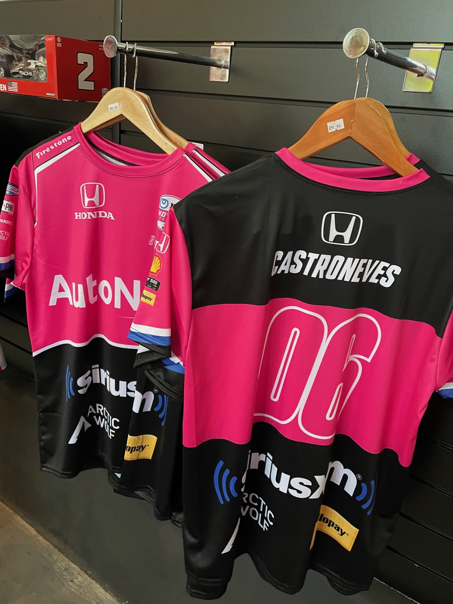 CASTRONEVES STORE.jpg