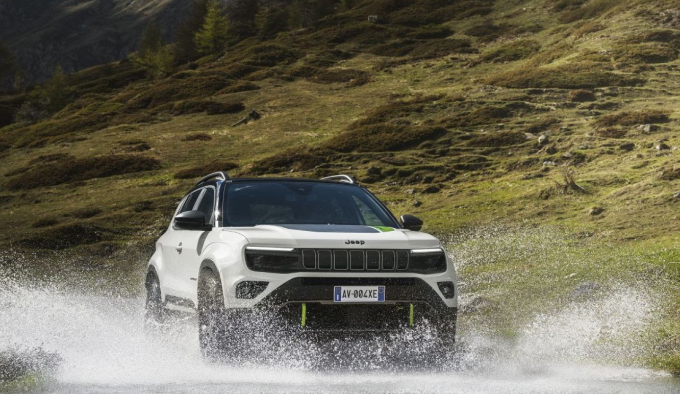 America Uk story about New Jeep® Avenger 4xe makes UK debut at CarFest