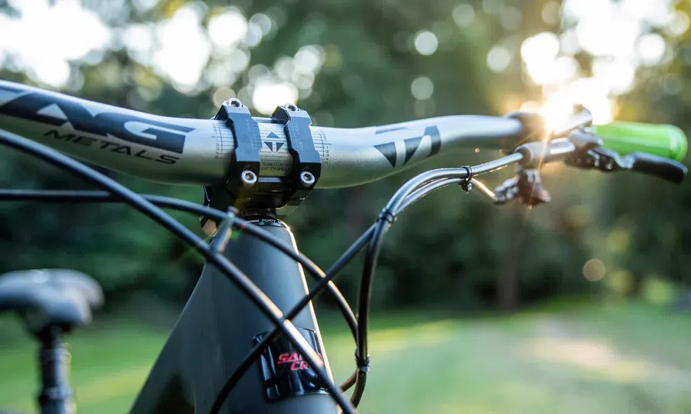 tag mountain bike handlebars