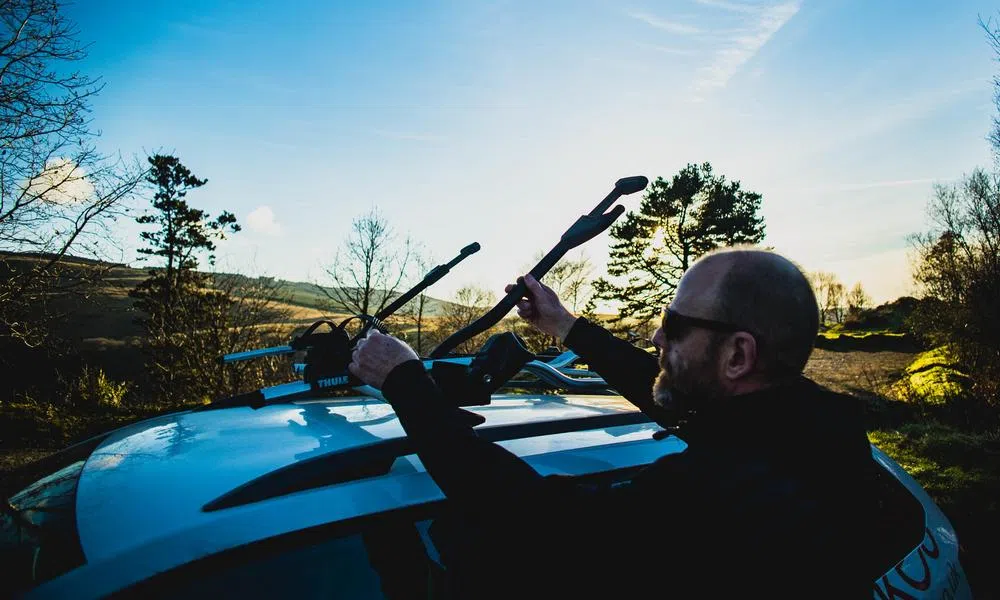 Adjusting Thule roof rack