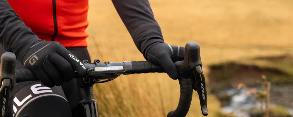 using Wahoo cycle computer while wearing Ale cycling gloves