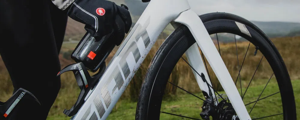 Bottles and bottle cage on a giant propel road bike