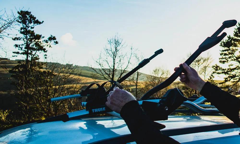 adjusting a thule car rack for bikes