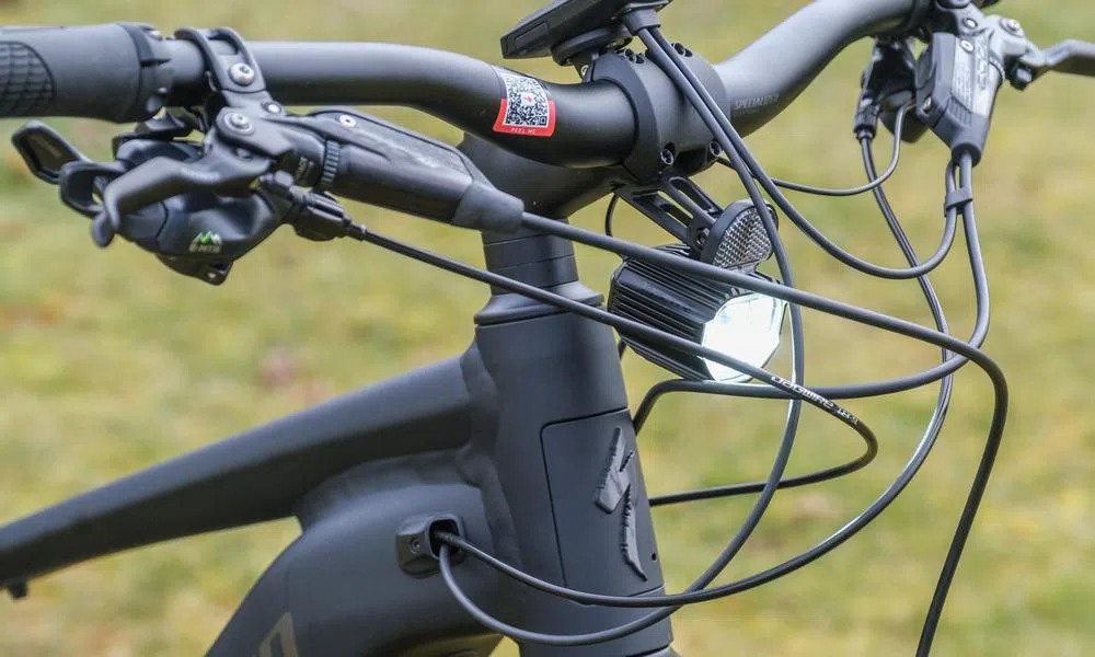 front of an e-bike showing the cables