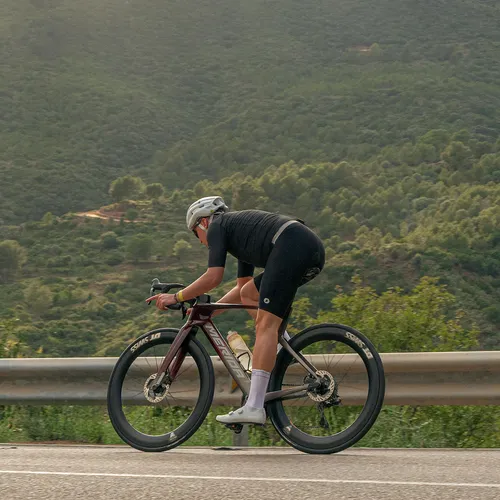 Merida Reacto ridden in the sun