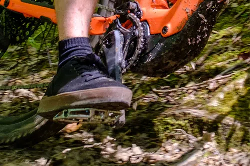 mtb shoes and pedal on a bike