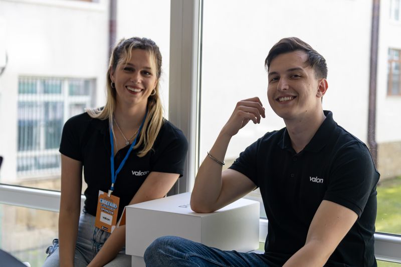 https://eu-west-2.graphassets.com/AJFK7uITaS0qcX6HzMQRFz/resize=fit:clip,height:800,width:800/0LEZqBFSQ4u9S8lCEuZB