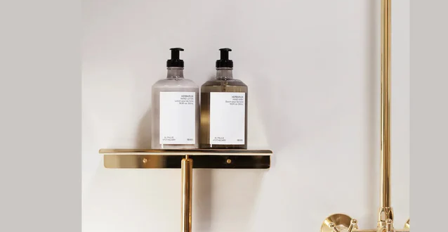 Brusehylde - 11 stilsikre løsninger til brusekabinen