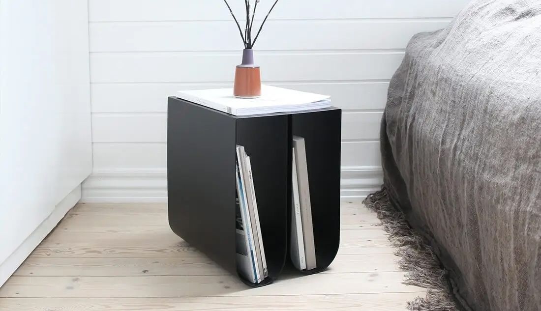 curved-black.jpg