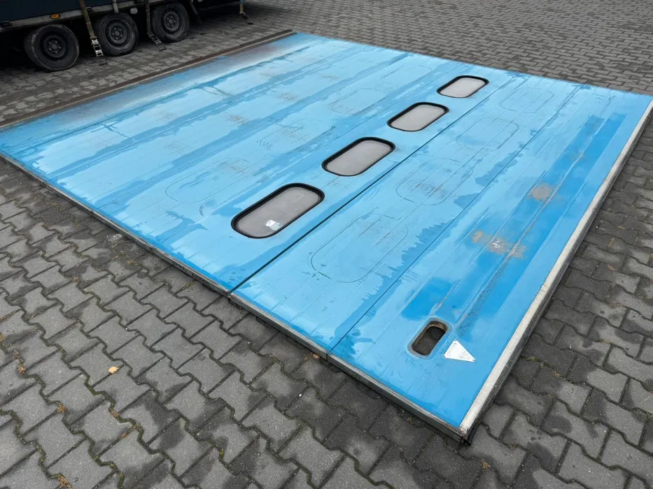 Brama z kołowrotem łańcuchowym