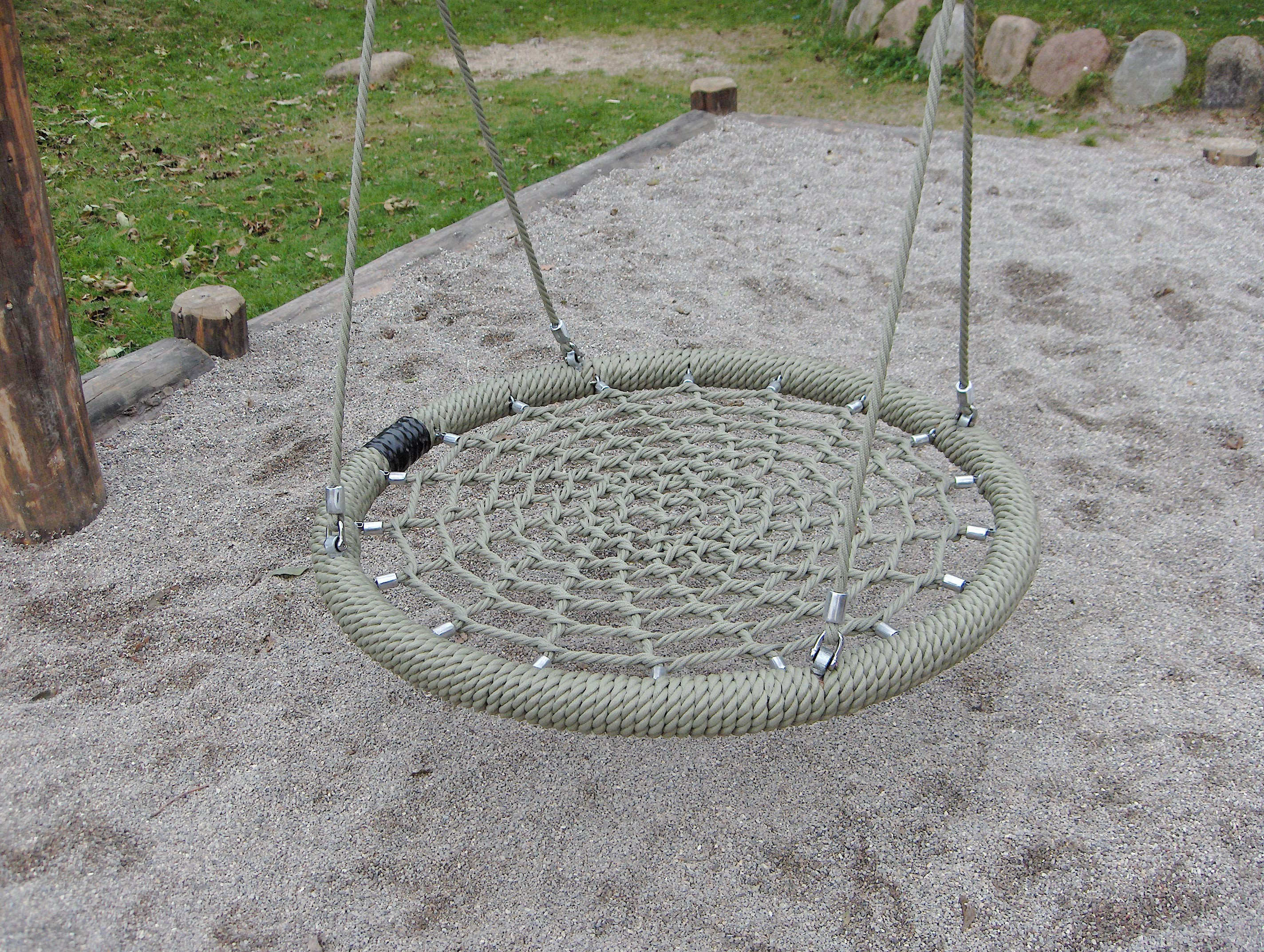 Nest swing