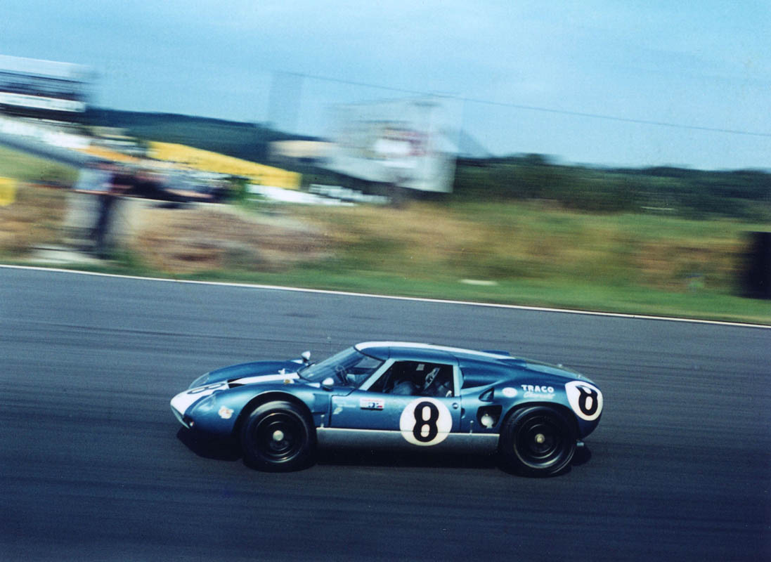 The Mecom Racing Mk6 at Brands Hatch on its racing debut. (The Lola Archive)