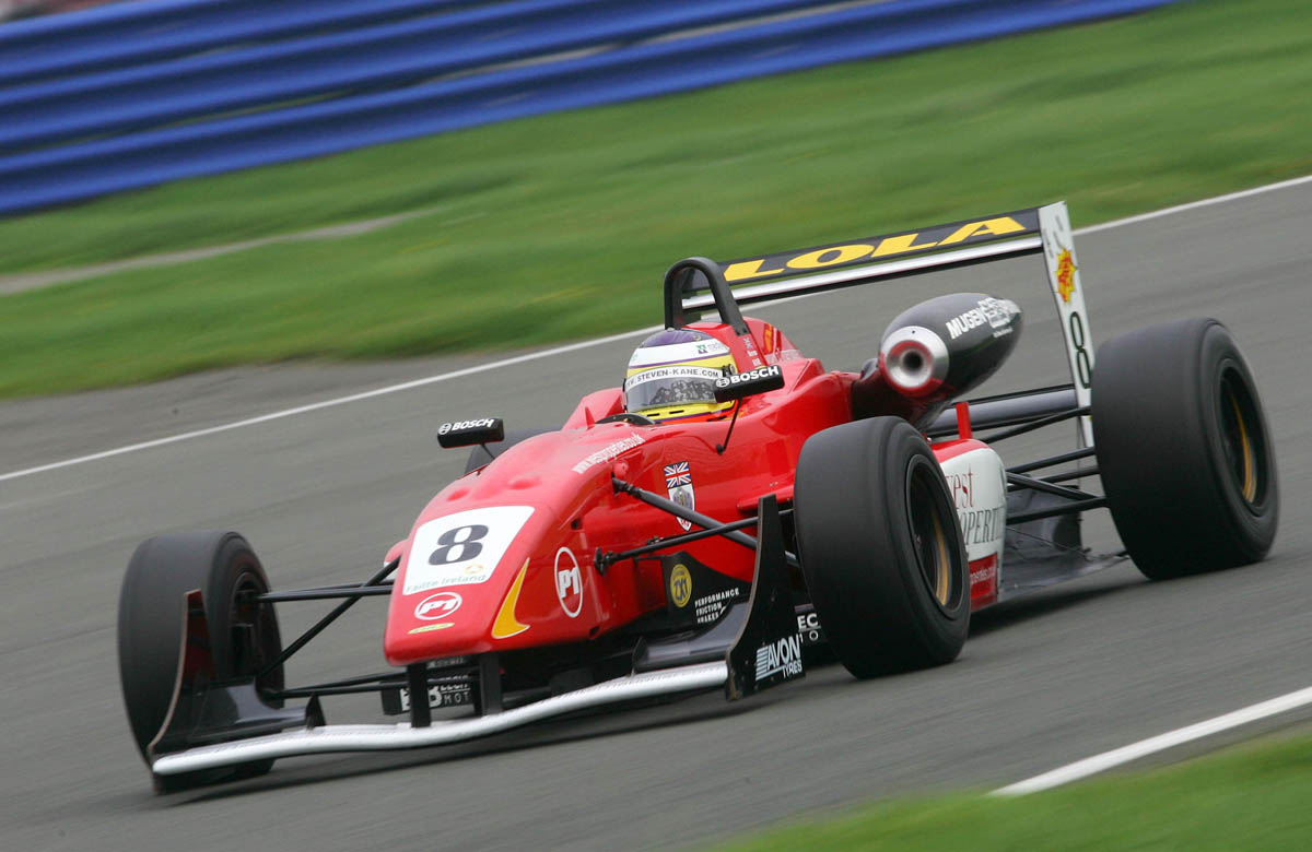 Steven Kane at Silverstone in the 2005 B05-30 (The Lola Archive)