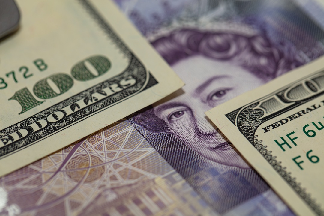 gbp and usd.jpg