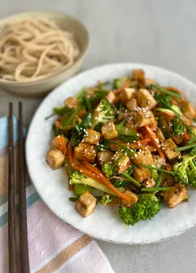 Low FODMAP Chicken + Vegetable Stir Fry