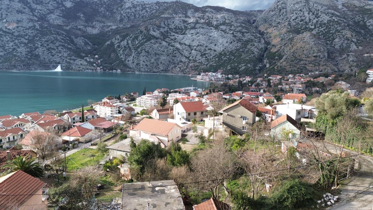 Gradjevinsko zemljište 425m2, Risan