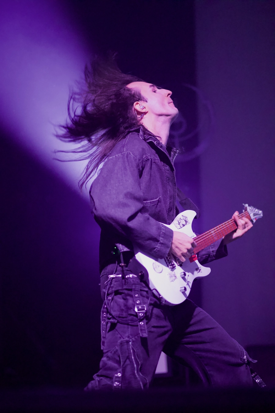 Concert | Ashen