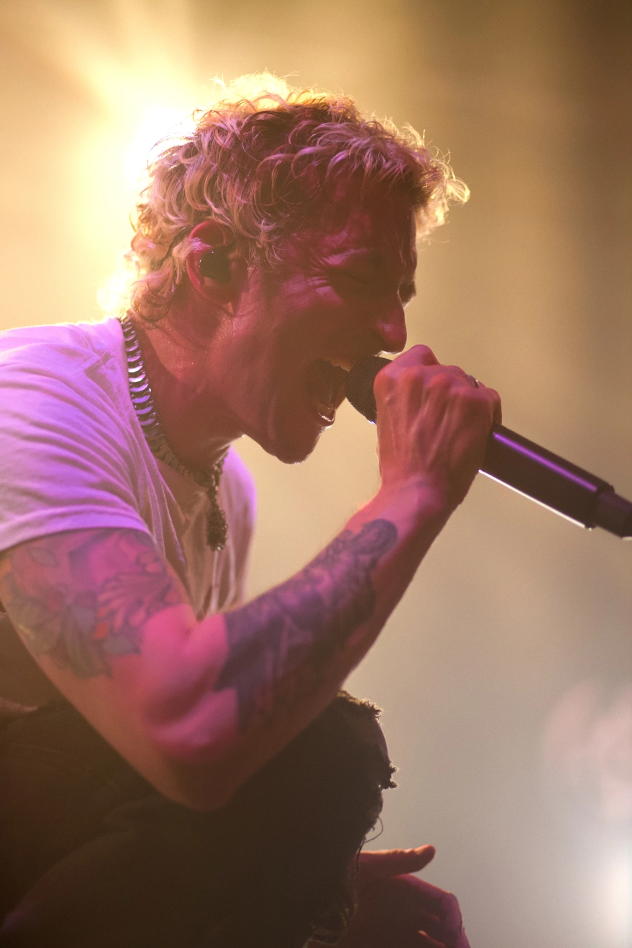 Concert | Ashen