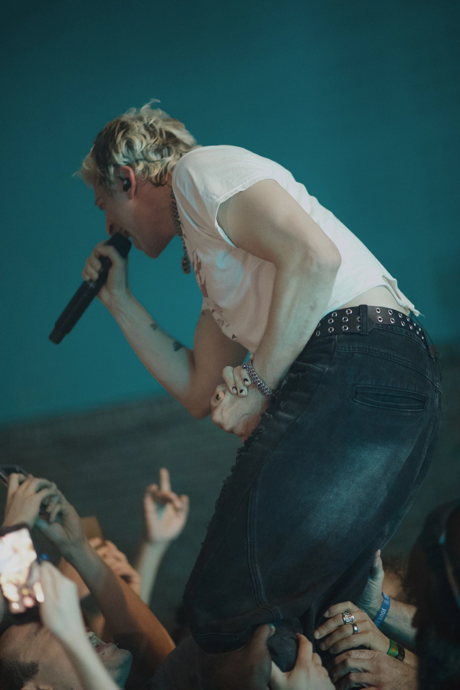 Concert | Ashen