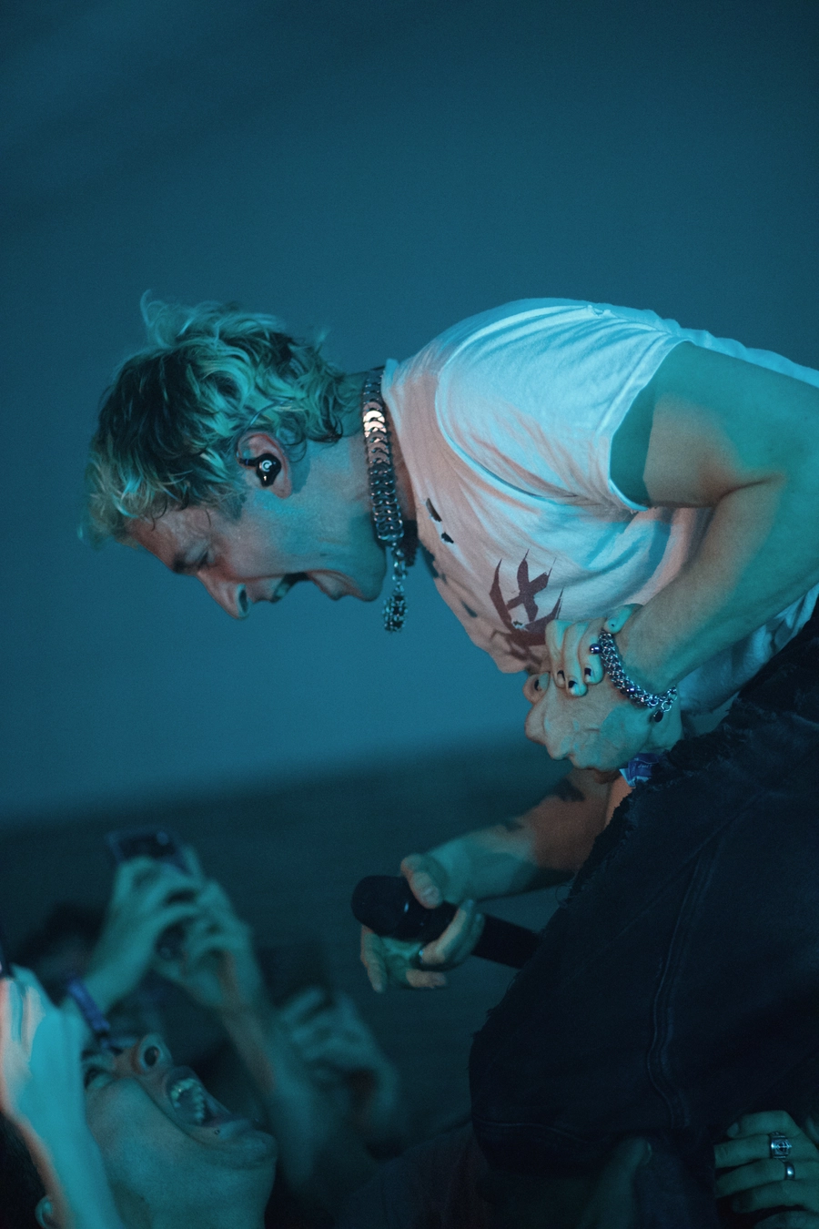 Concert | Ashen