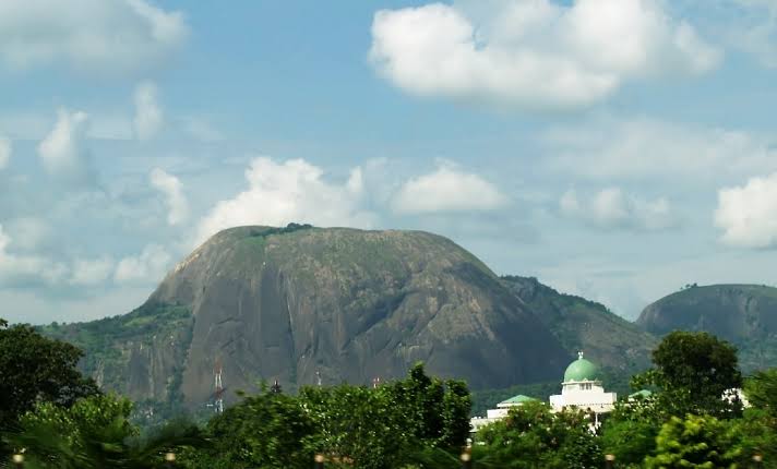 Katampe_Hill-_The_Geographical_Center_Of_Nigeria.jpg
