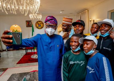 ikorodu bois with sanwo olu.jpg
