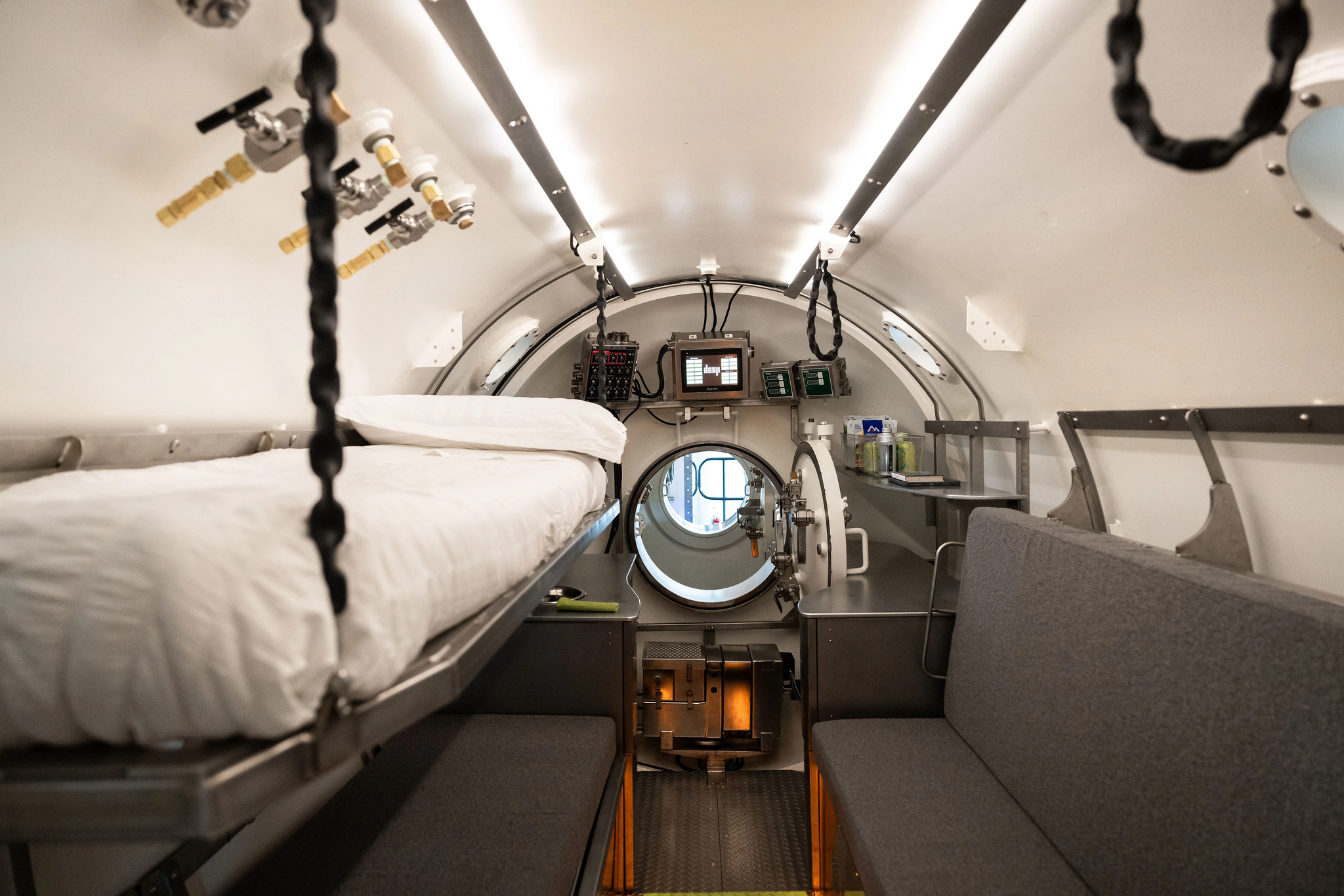 DEEP's Subsea Human Habitat- Living chamber