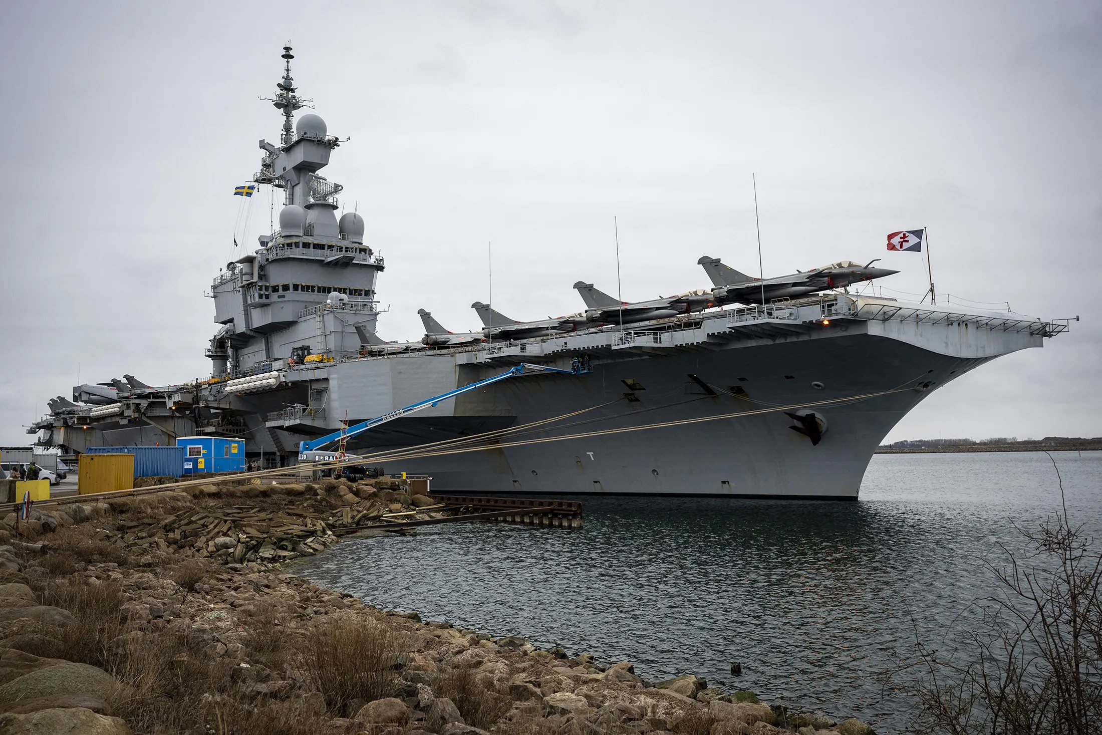 France Dispatches Aircraft Carrier to Mediterranean Amidst Soaring Oil Prices and Regional Conflict