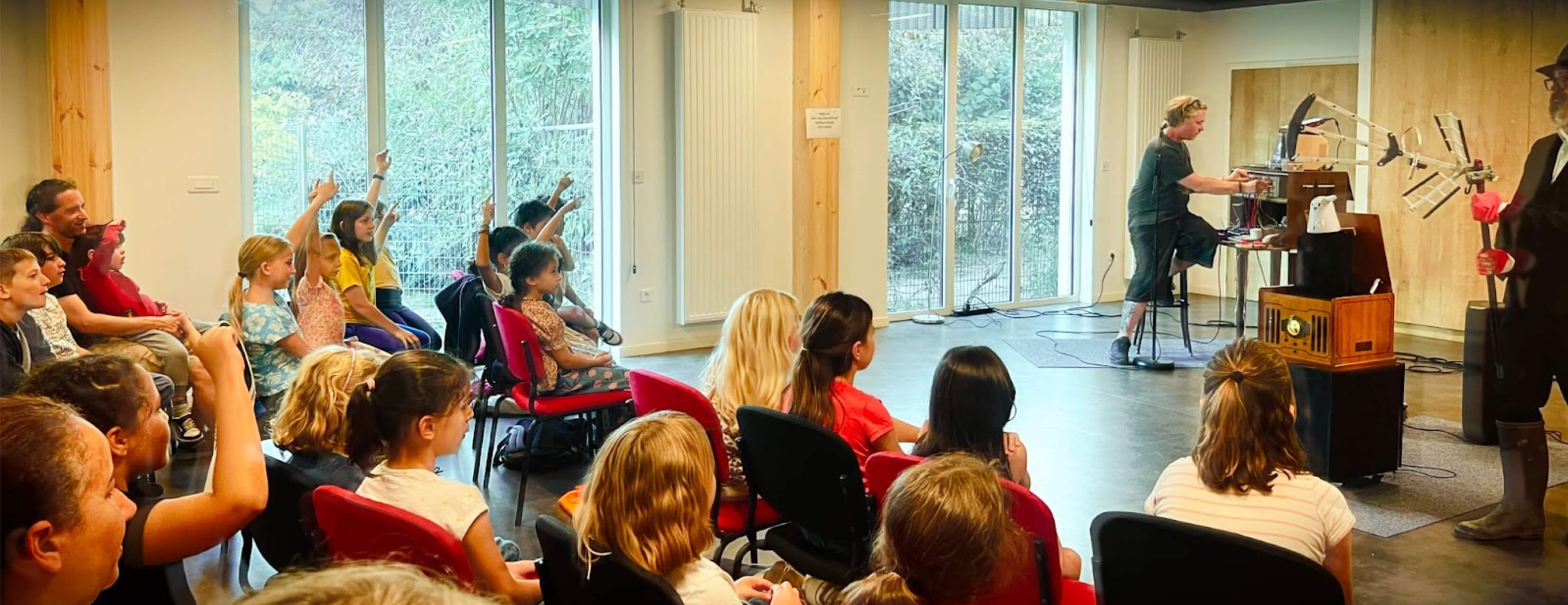 Mon Lap-1 & the useless machines 3