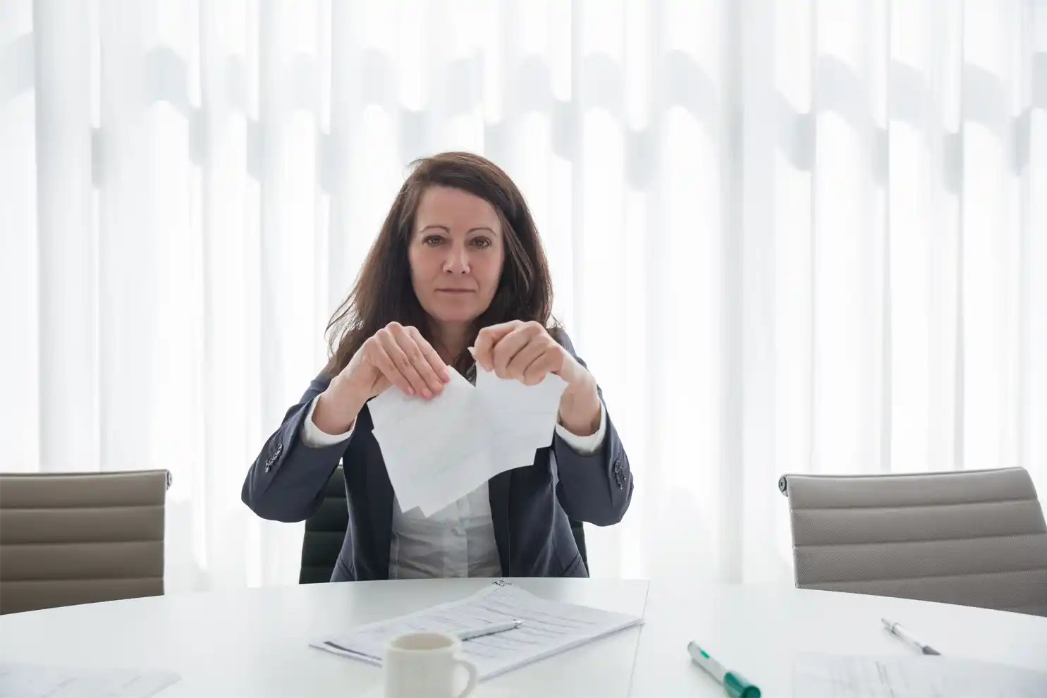 Your LinkedIn profile reads like a CV. Here’s how to turn it into a client magnet. case study