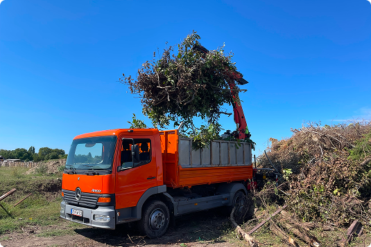 Darus, billenőplatós teherautó