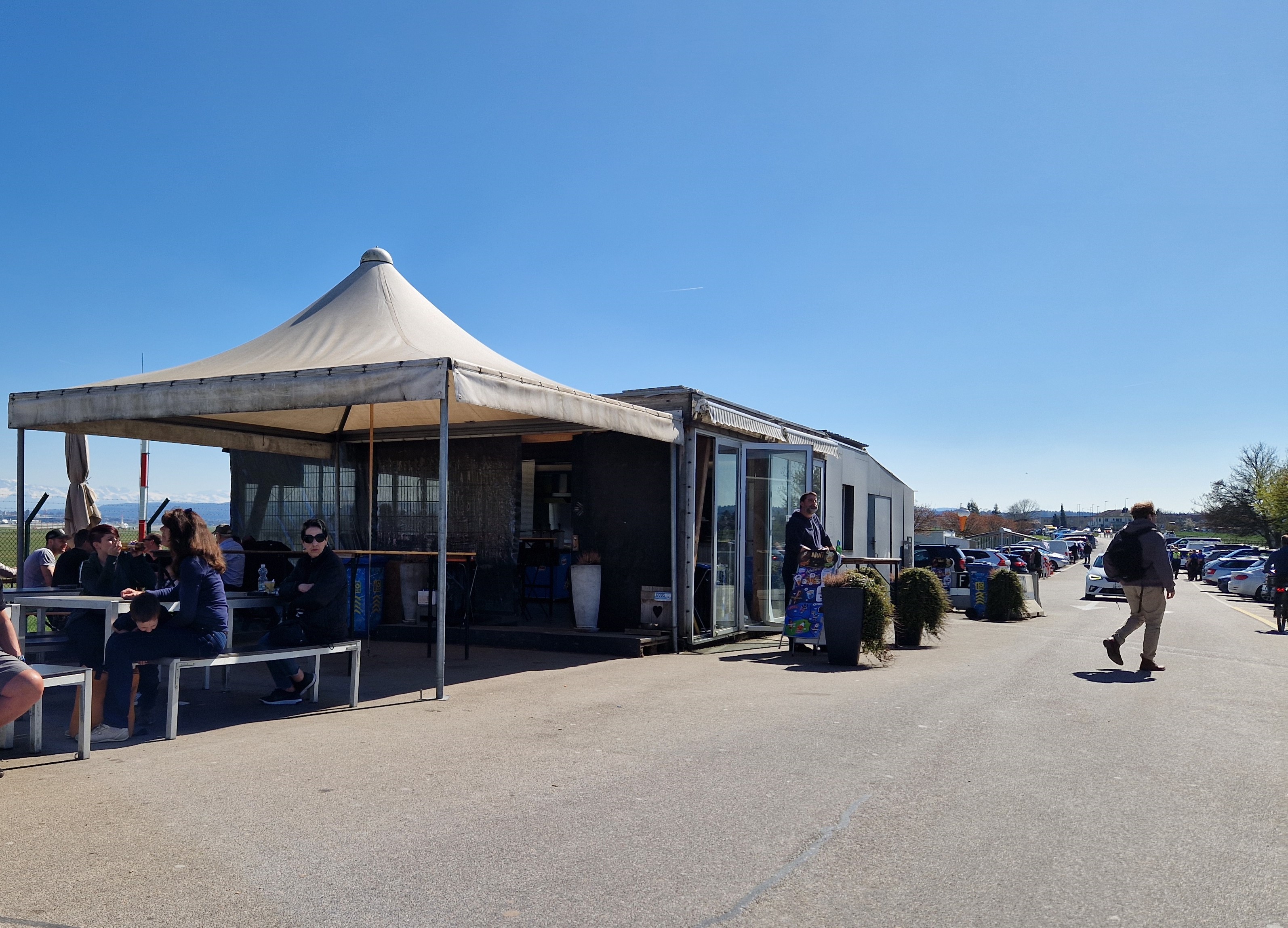 Flughafenrunde und Grill