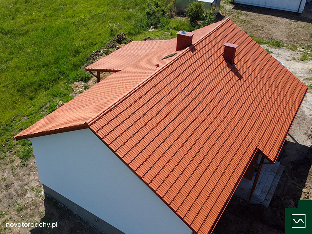 Klasyczna dachówka ceramiczna Laumans Marsylka Variabel w kolorze czerwieni naturalnej