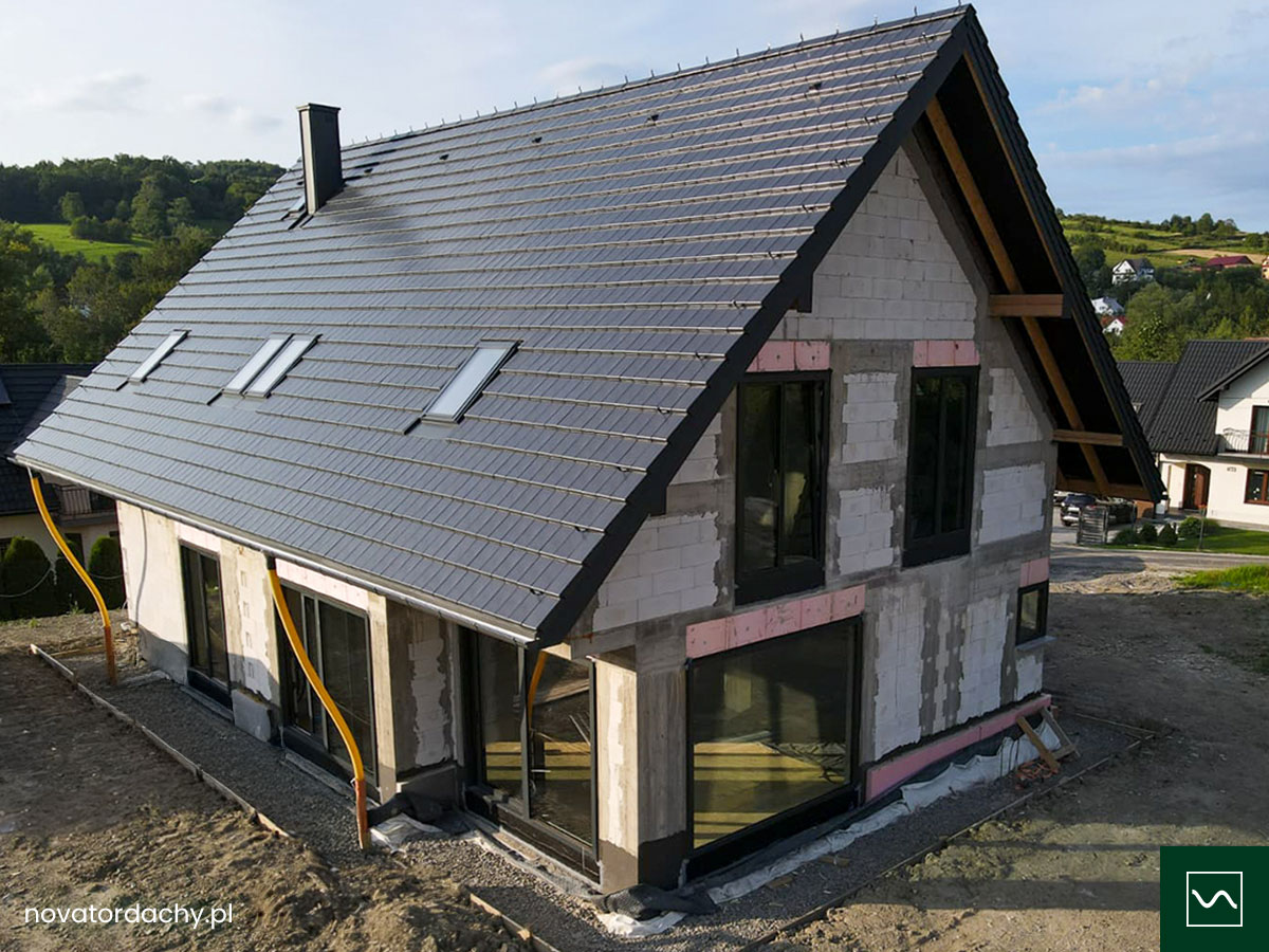Wielkogabarytowe przeszklenia Vetrex i dachówka Meyer-Holsen Piano